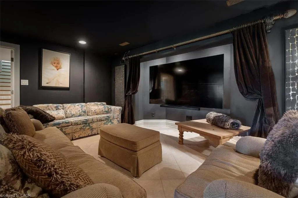 90 Ridge Road W