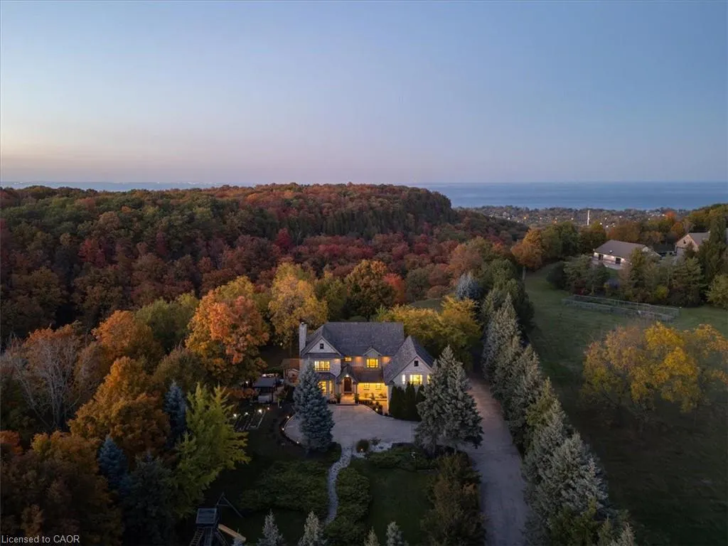 90 Ridge Road W