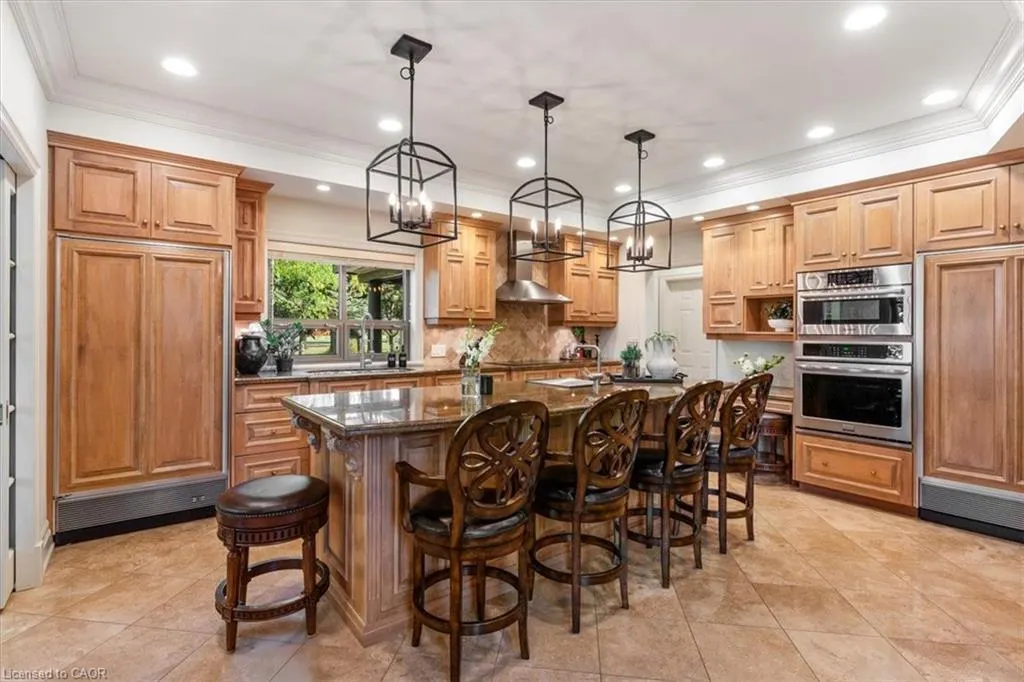 90 Ridge Road W