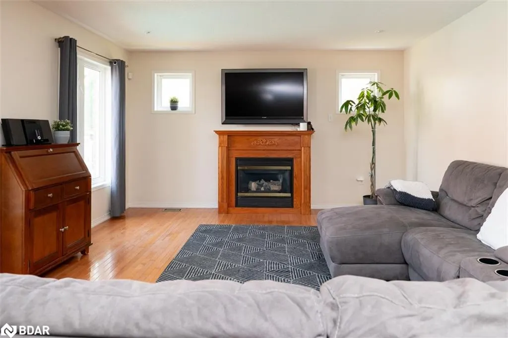 49 Montebello Crescent