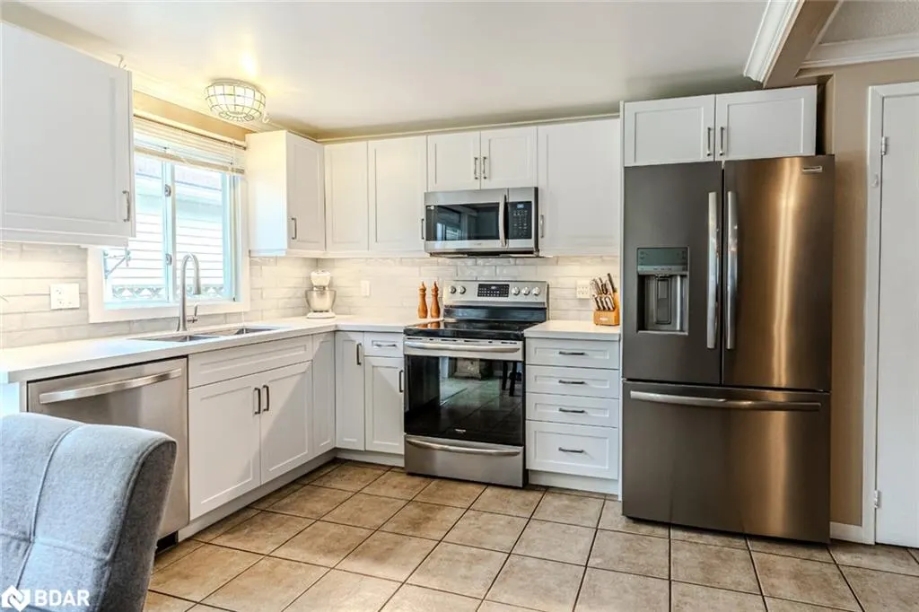 92 Hickling Trail