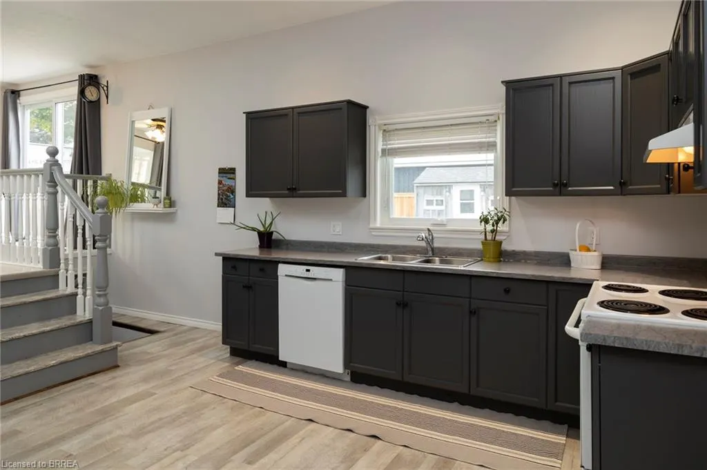 14 Elgin Street W