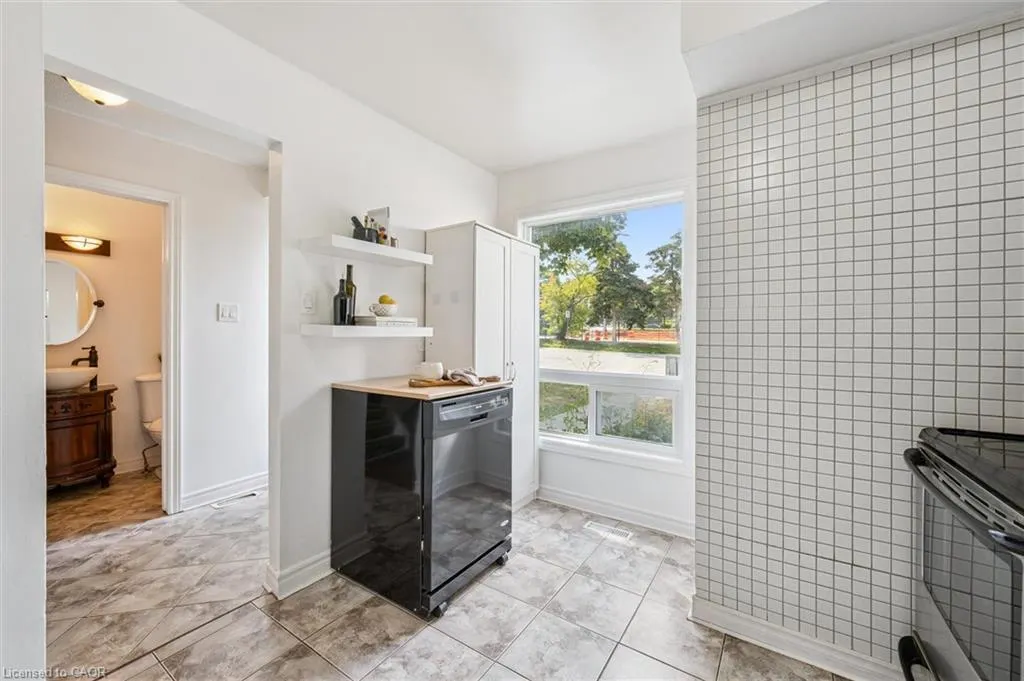 32 Mowat Boulevard, #52