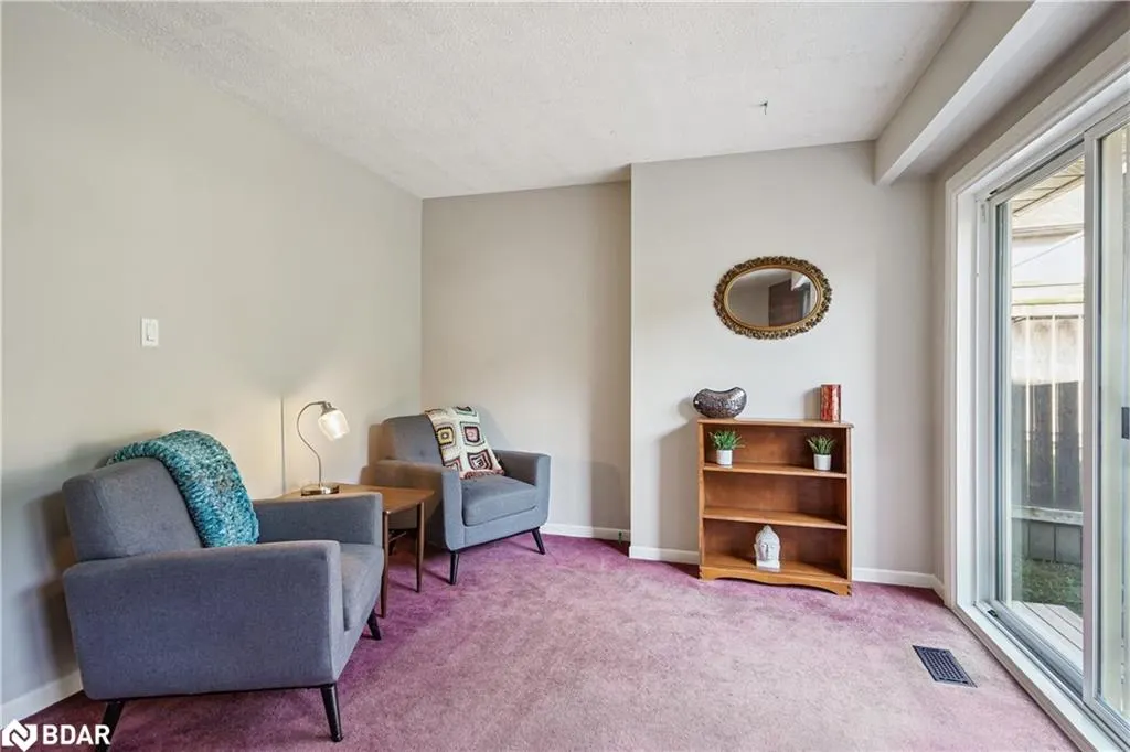 1182 Canborough Crescent