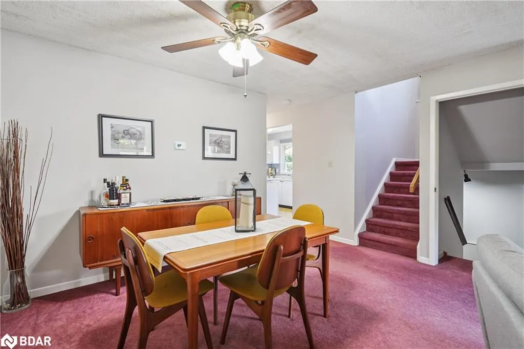 1182 Canborough Crescent