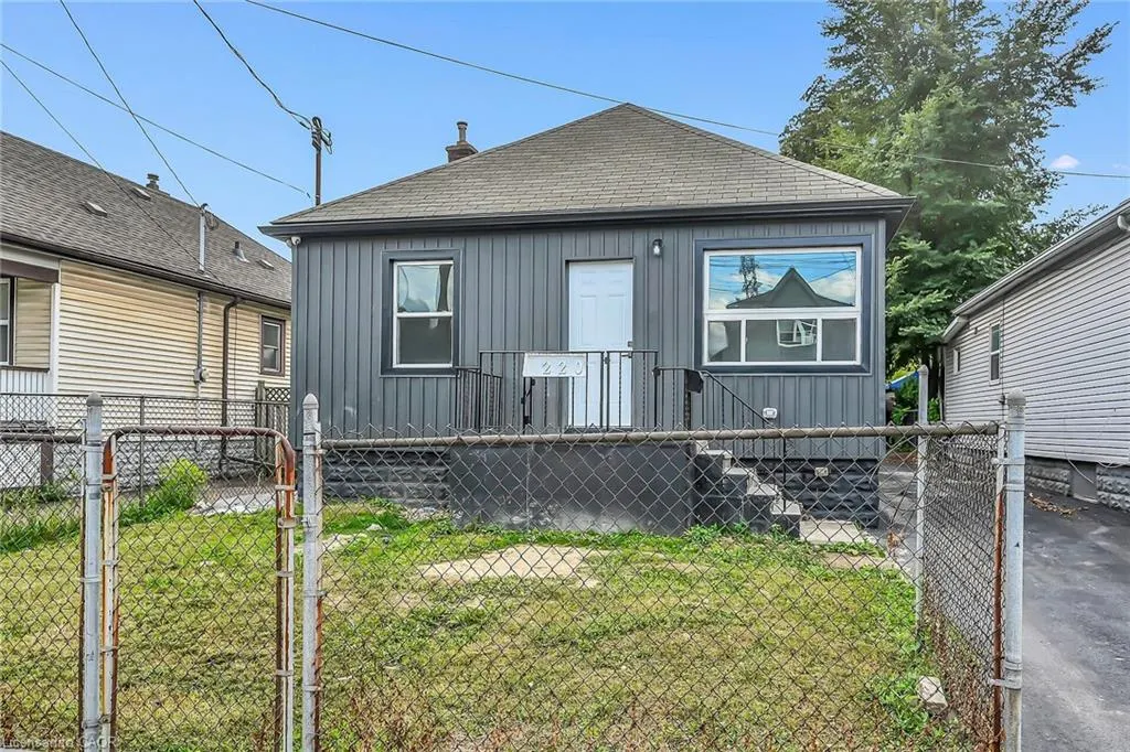 220 Grenfell Street