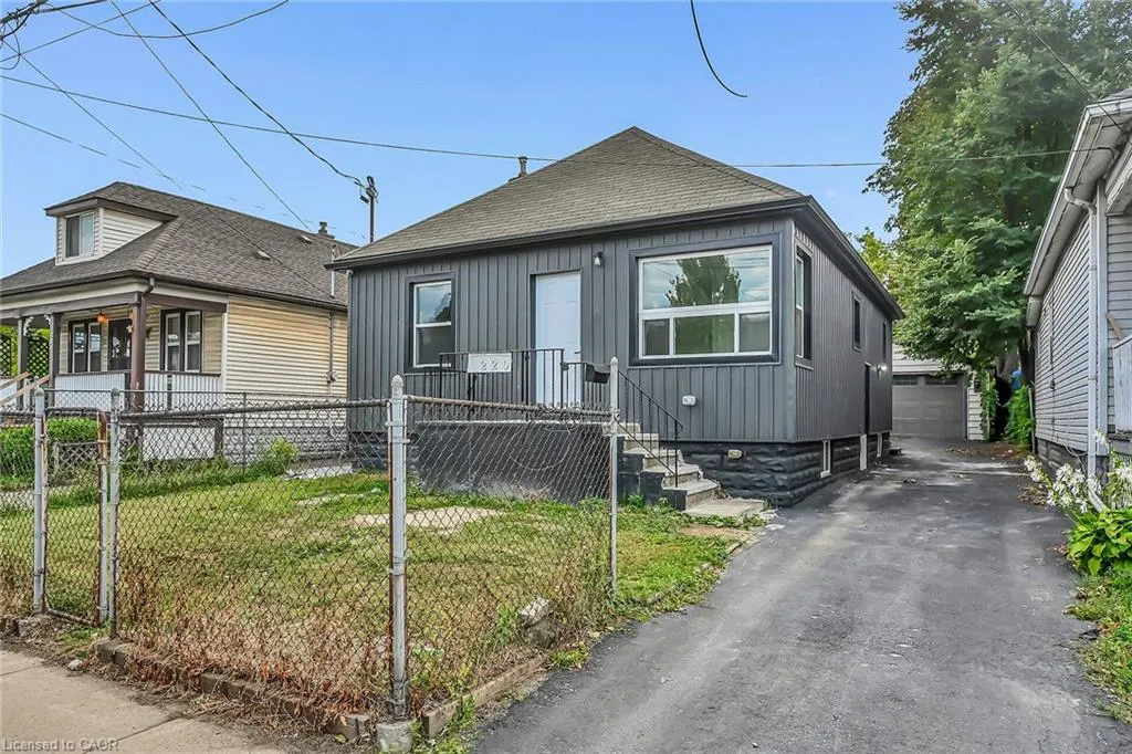220 Grenfell Street