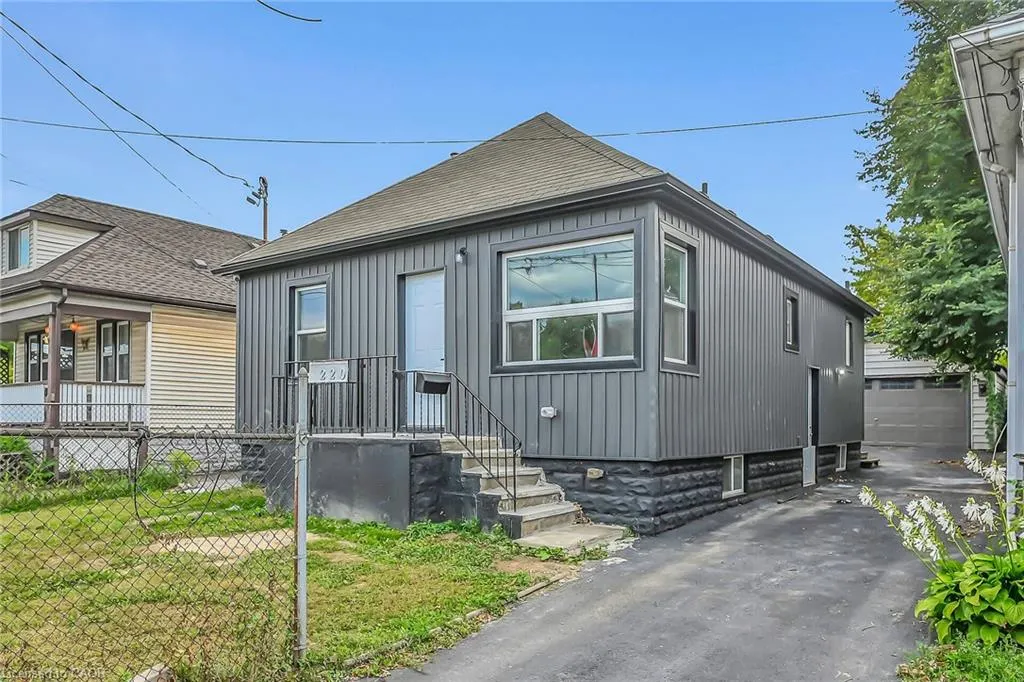 220 Grenfell Street