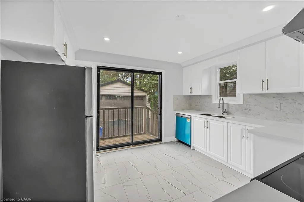 220 Grenfell Street