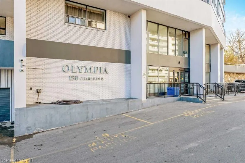 150 Charlton Avenue E, #1208