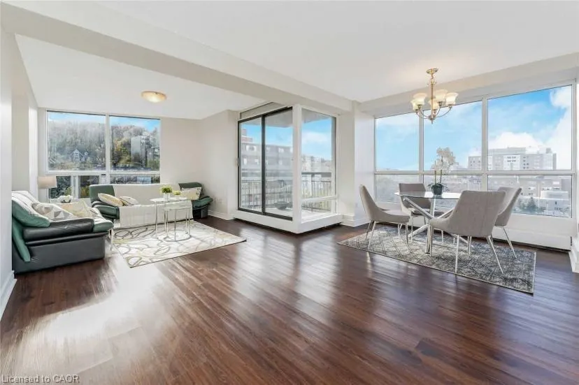 150 Charlton Avenue E, #1208
