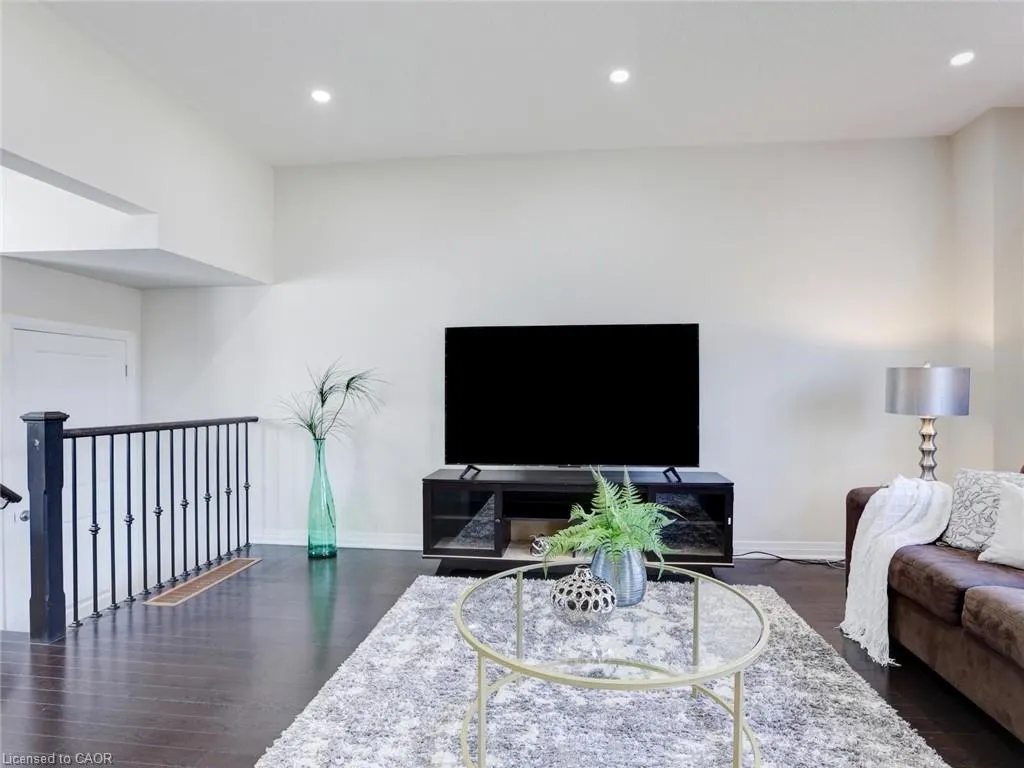 4 Slater Street