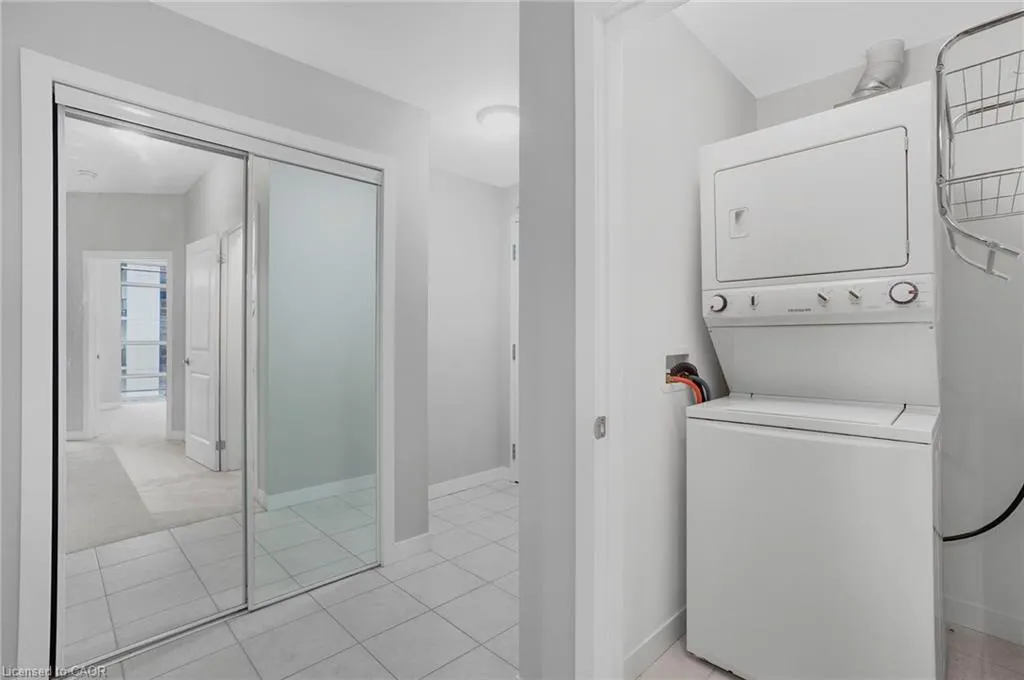85 Robinson Street, #702