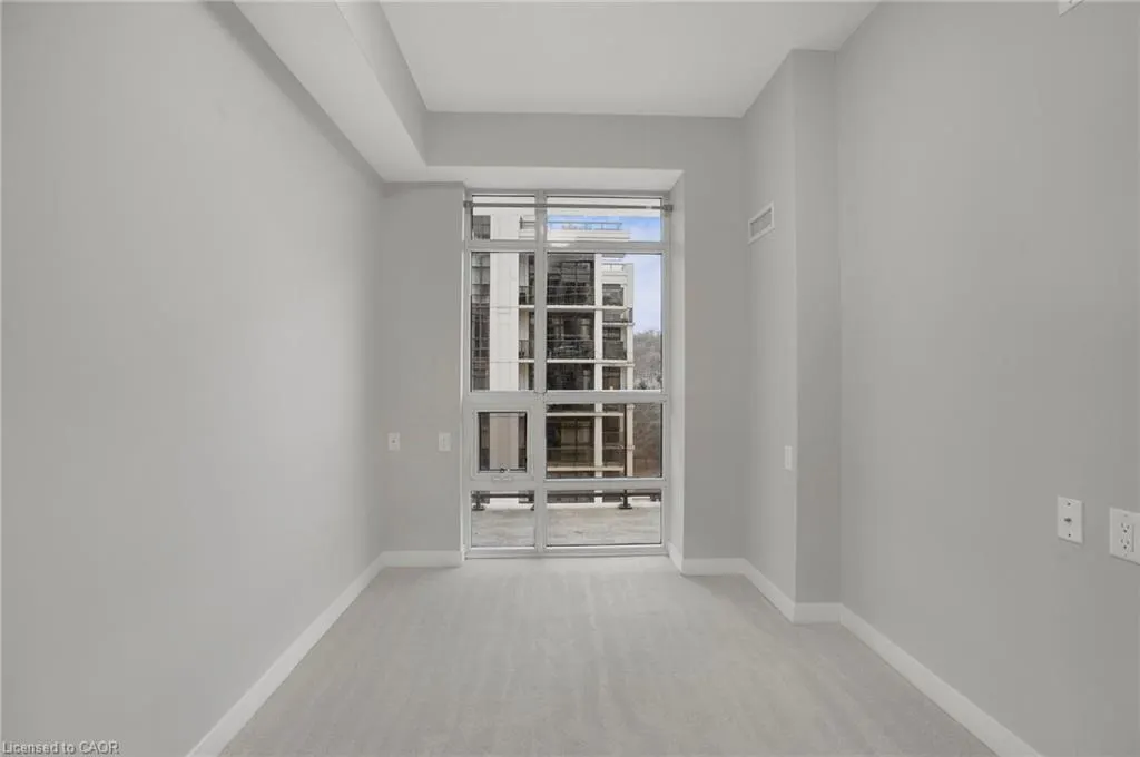 85 Robinson Street, #702