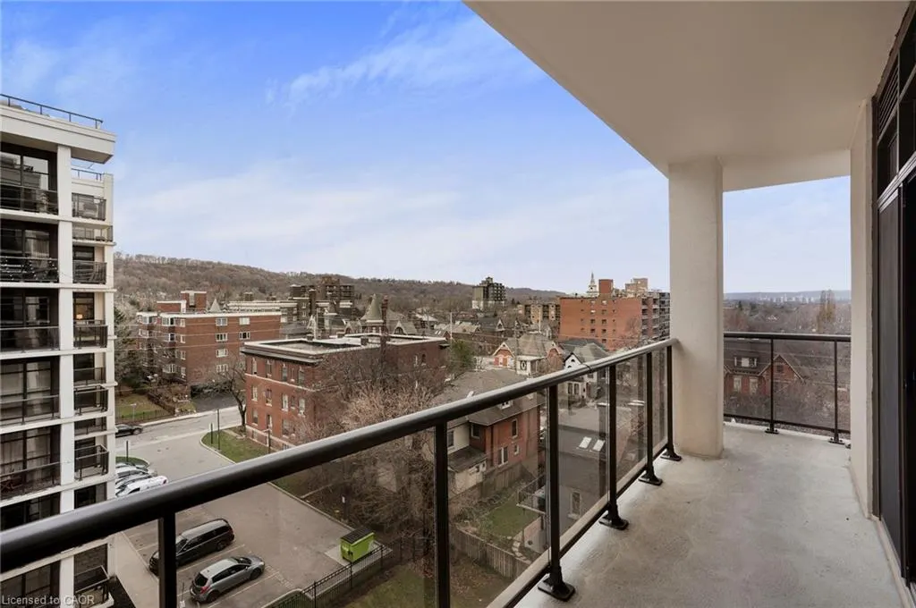 85 Robinson Street, #702