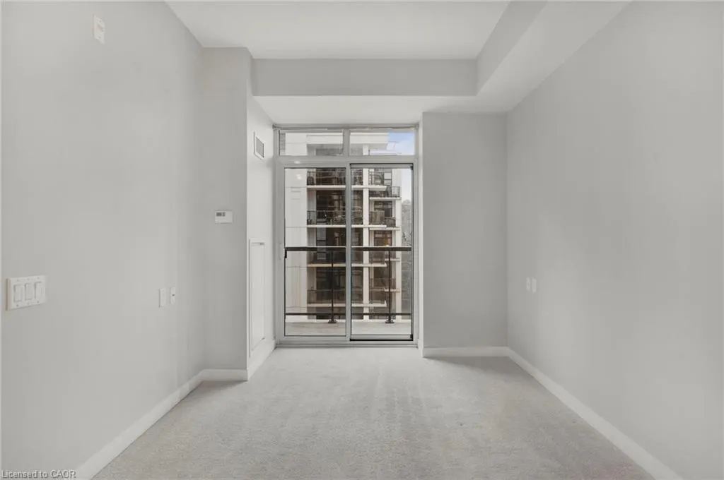85 Robinson Street, #702
