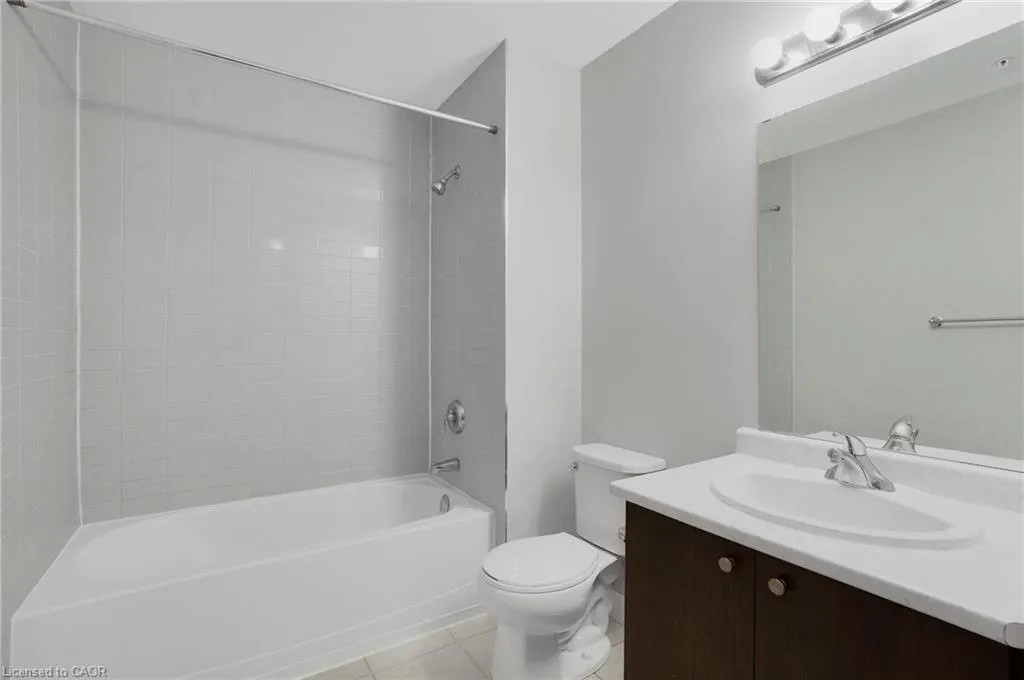 85 Robinson Street, #702