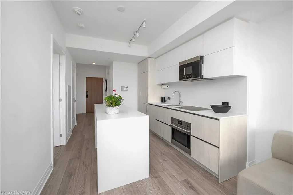 21 Park Street, #1011