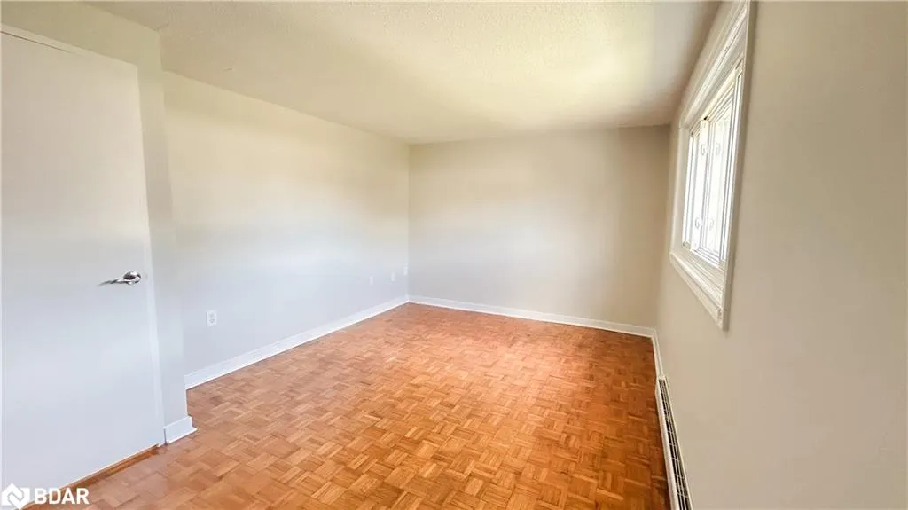 160 Jansen Avenue, #32