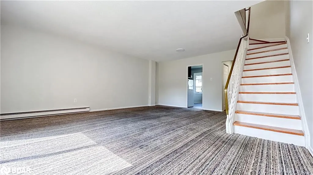 160 Jansen Avenue, #32