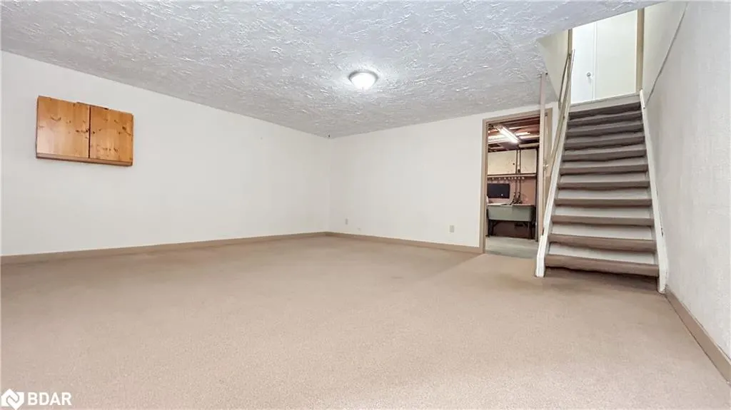 160 Jansen Avenue, #32