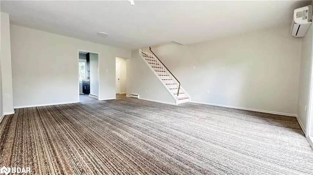 160 Jansen Avenue, #32