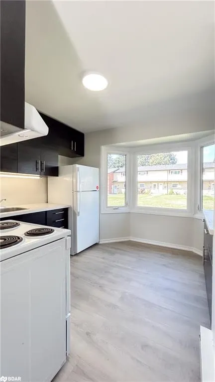 160 Jansen Avenue, #32