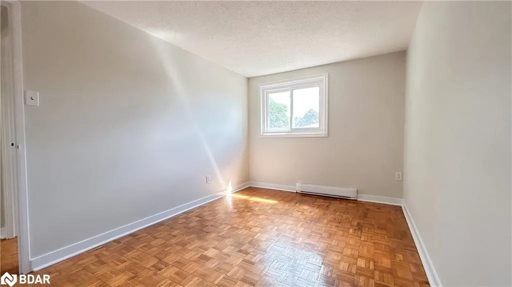 160 Jansen Avenue, #32