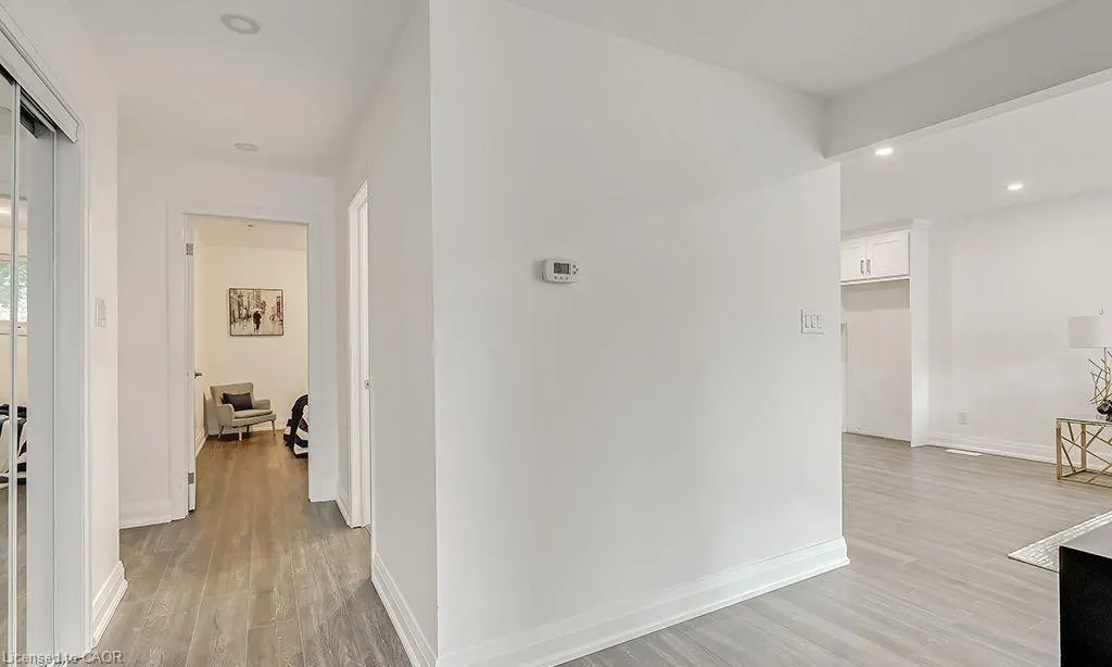 16 Upper Canada Drive, #Main