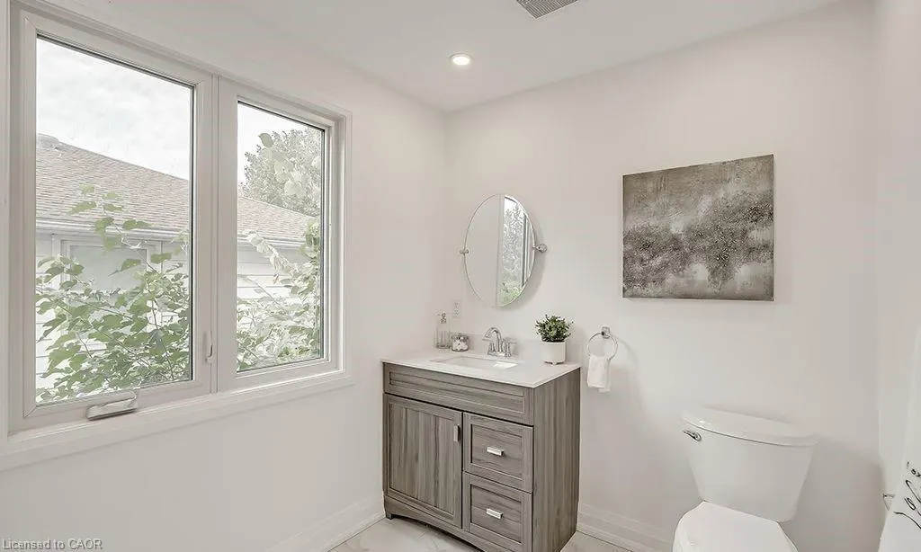 16 Upper Canada Drive, #Main