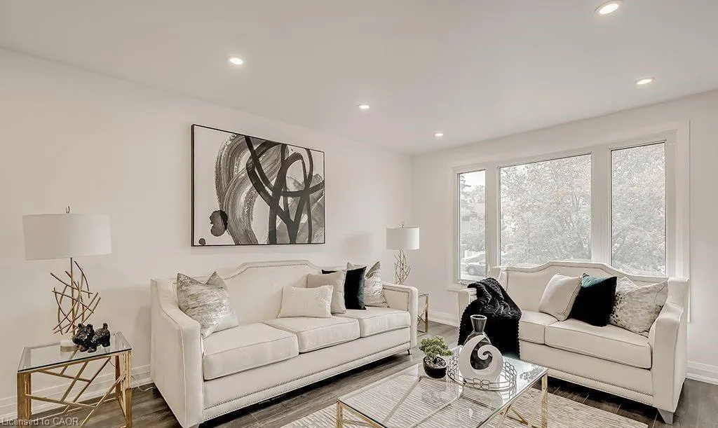 16 Upper Canada Drive, #Main