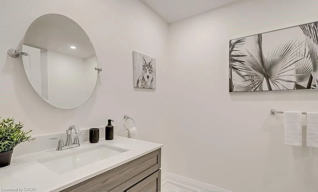 16 Upper Canada Drive, #Main