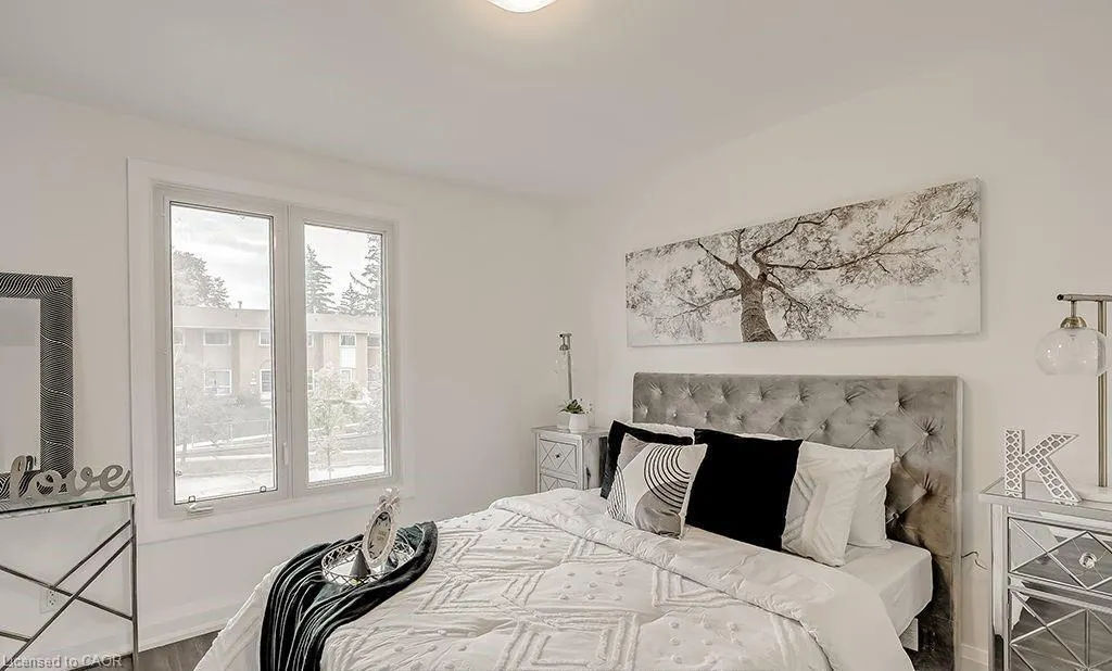 16 Upper Canada Drive, #Main