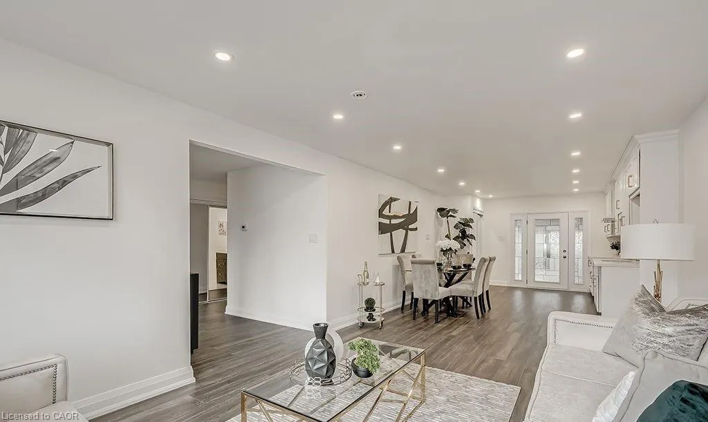 16 Upper Canada Drive, #Main