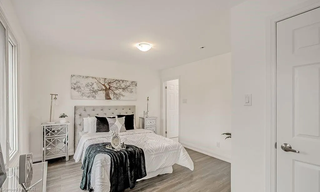 16 Upper Canada Drive, #Main