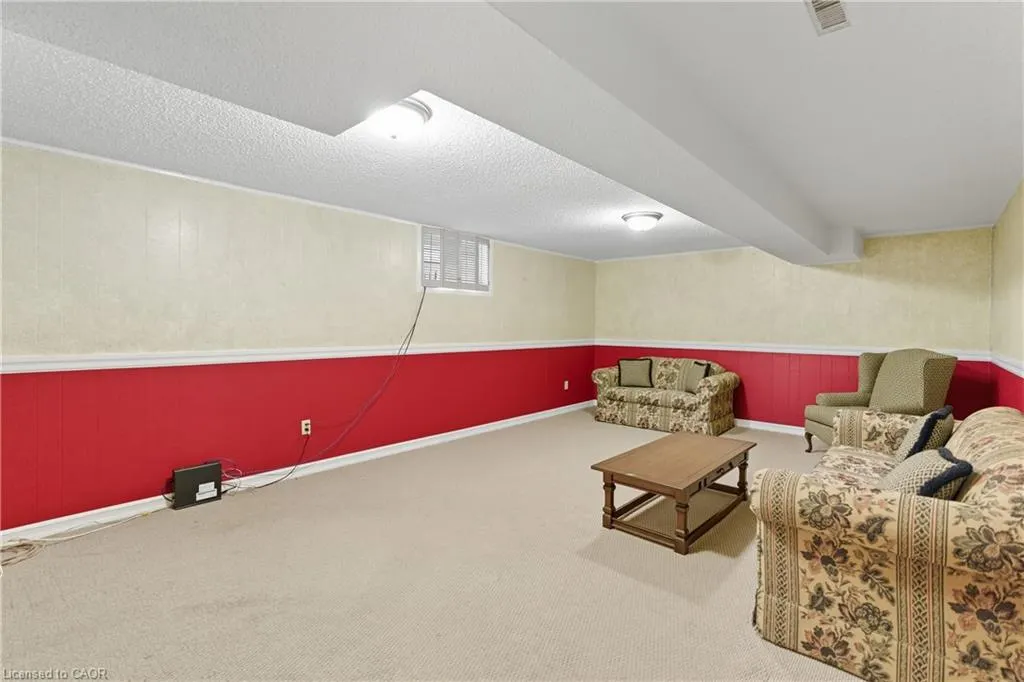 3149 Michael Crescent