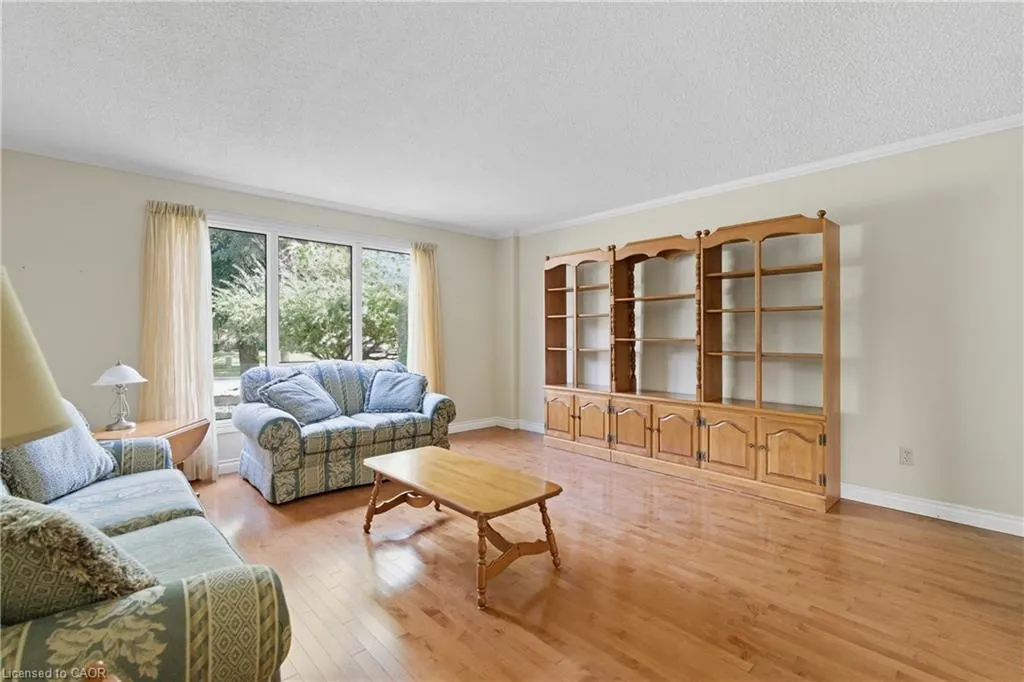 3149 Michael Crescent
