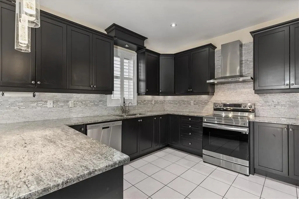 425 Rideau River Street