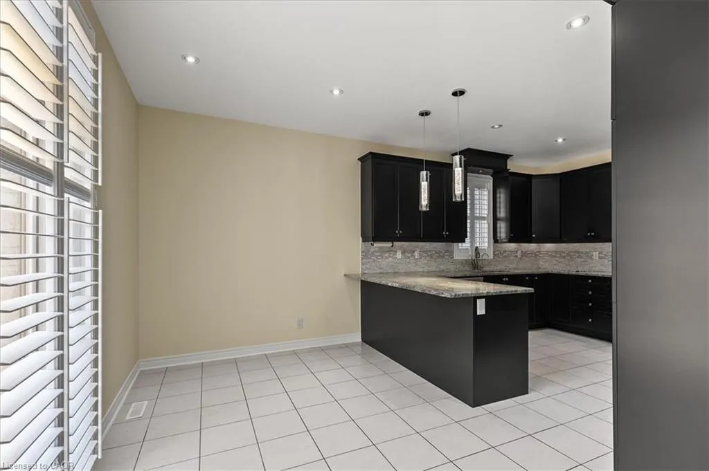 425 Rideau River Street
