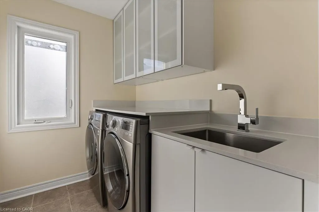 425 Rideau River Street