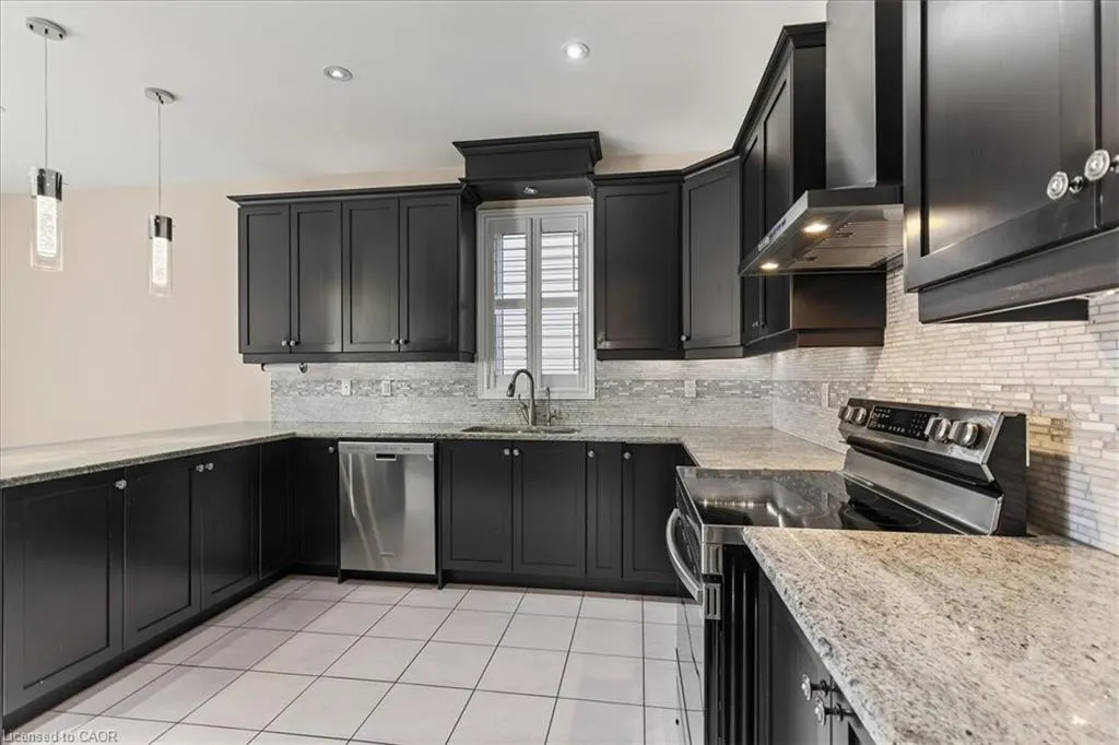 425 Rideau River Street