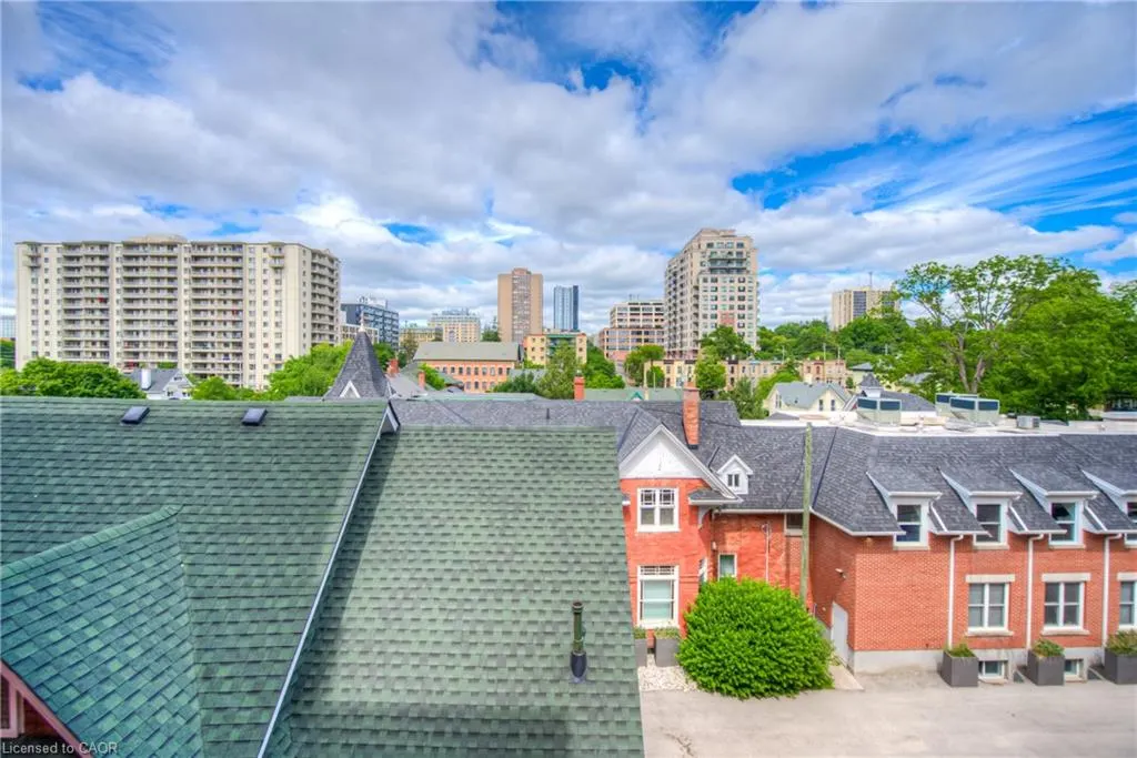 399 Queen Street S, #418