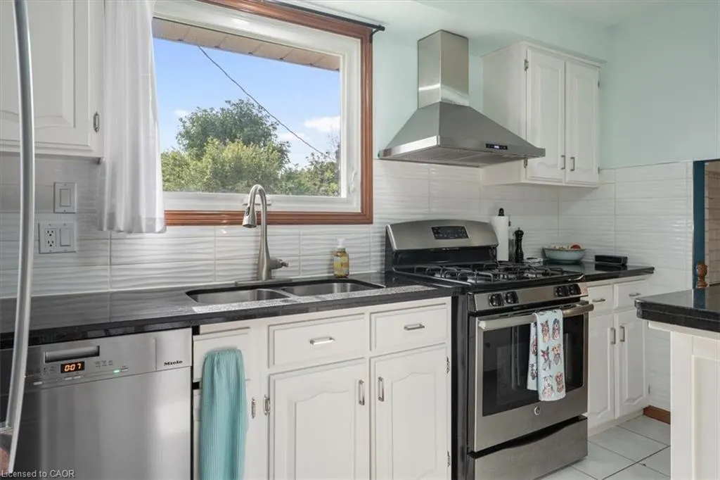 87 Loyalist Drive