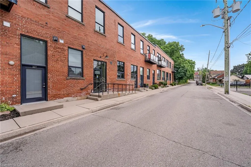 85 Spruce Street, #206