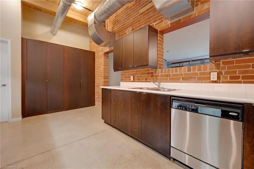 85 Spruce Street, #206