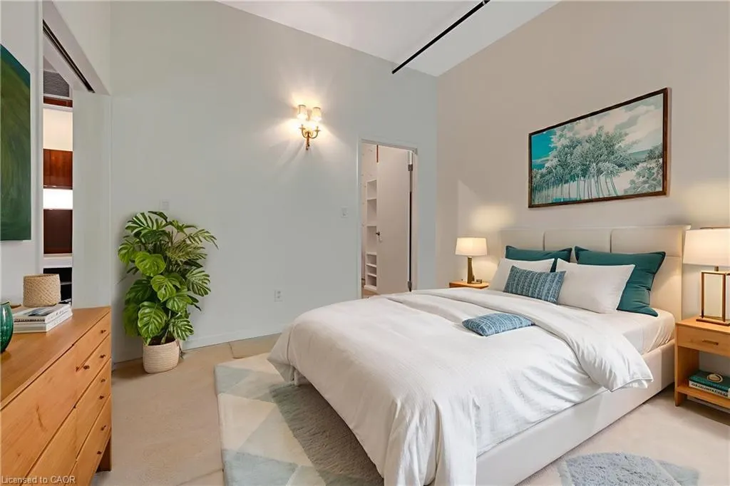 85 Spruce Street, #206
