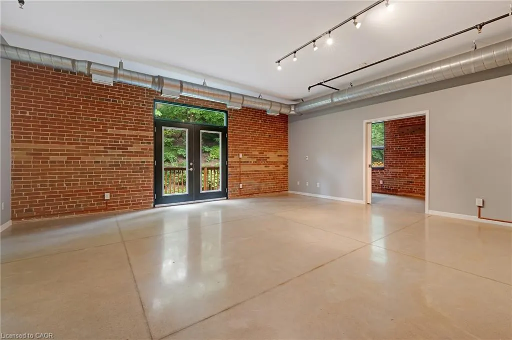 85 Spruce Street, #206