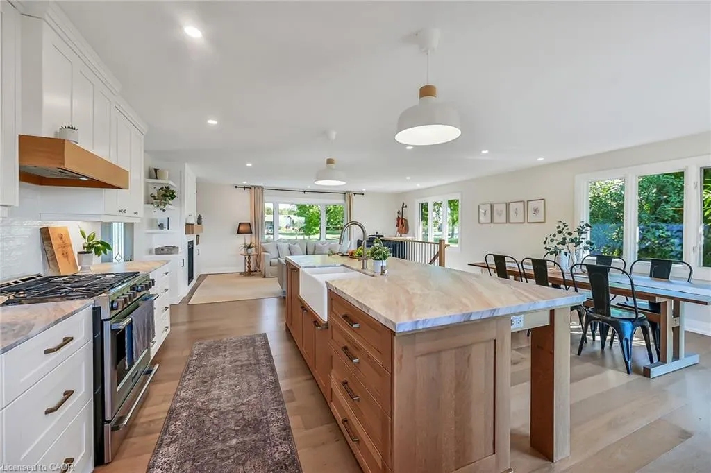 2121 Golf Club Road