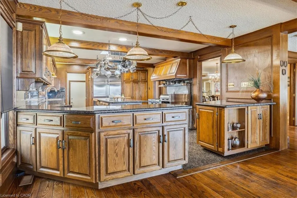 7 Lakegate Drive