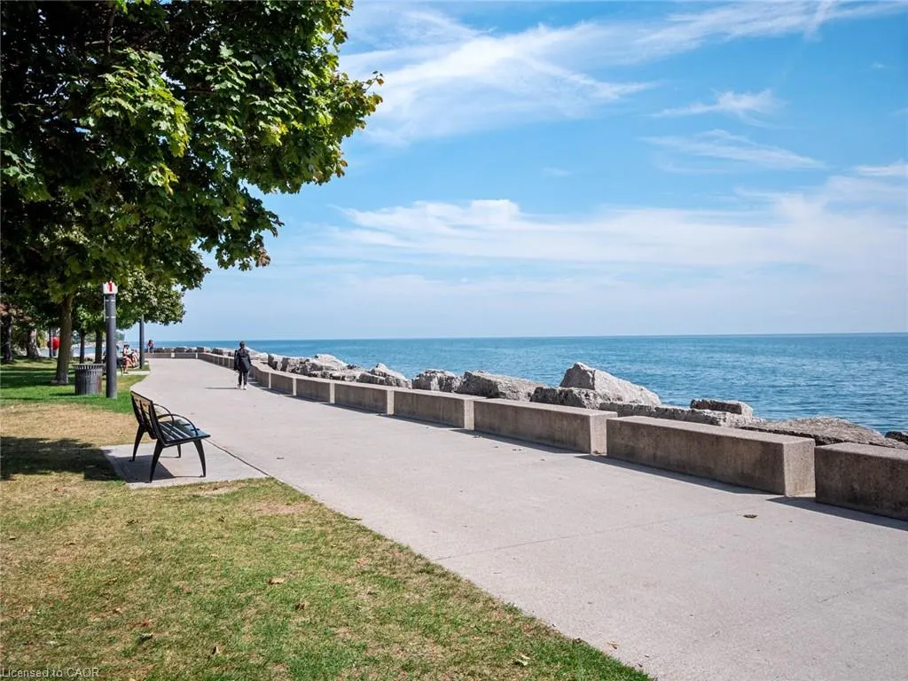 2060 Lakeshore Road, #1504